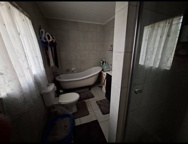 3 BEDROOM FREESTANDING FOR SALE IN KLOPPERPARK